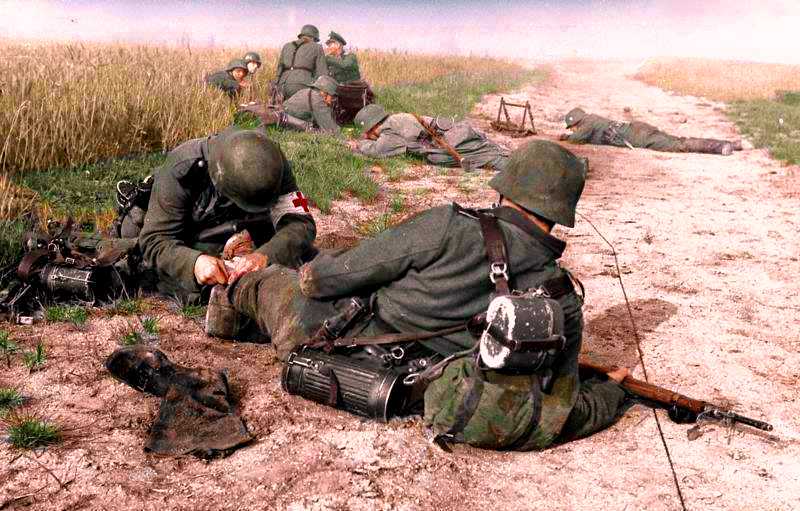 wehrmacht-medic-treating-a-wounded-soldier